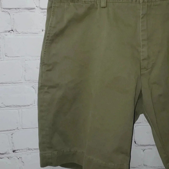 Polo Ralph Lauren Classic Fit 9" Green 100% Cotton Flat Front Shorts Size 38 - Picture 3 of 11